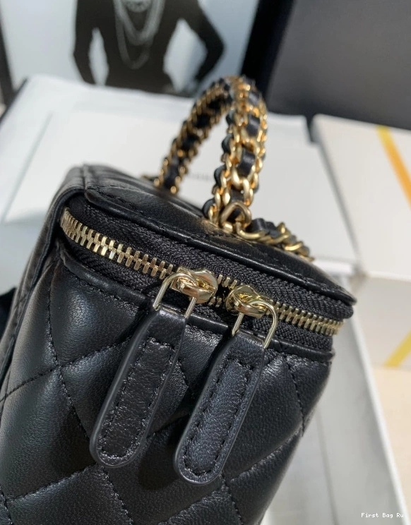Firstbag Ru SMALL CHANEL WITH CHAIN-16x9.5x8cm CHANELASSIC VANITY 0814